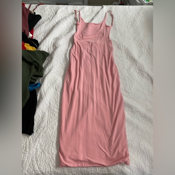 Pink dress. Open back in great conditions, wore only once - Picture 5 of 5
